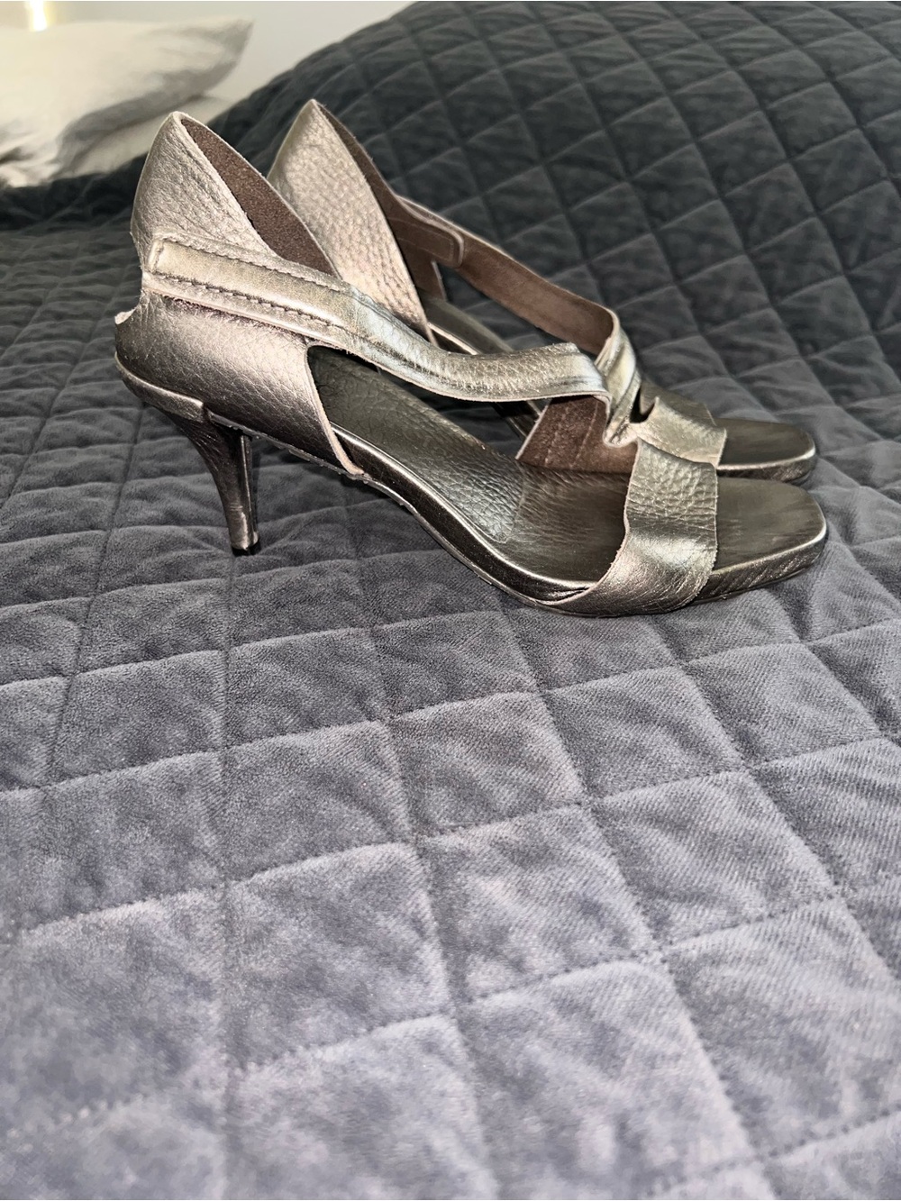 Pedro Garcia Heels Womens Size 9.5 Silver Asymmetrical Leather Metallic Shoes